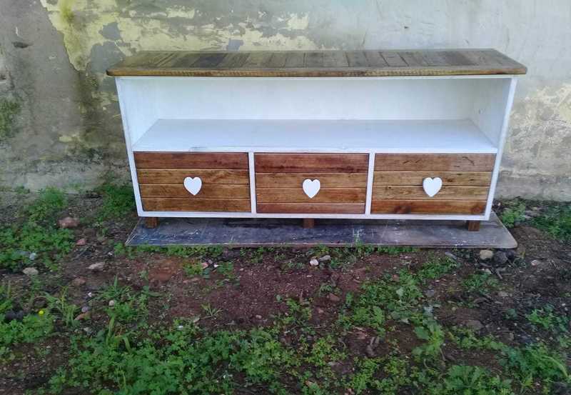 pallet tv stand 3 drawer